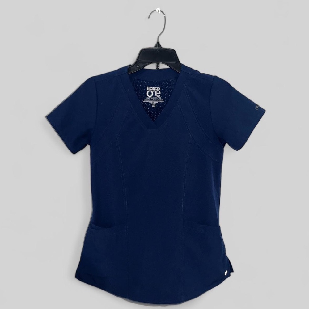 Barco One Scrub Top V-Neck
Princess Perforated Women's Top 4 pkt Black